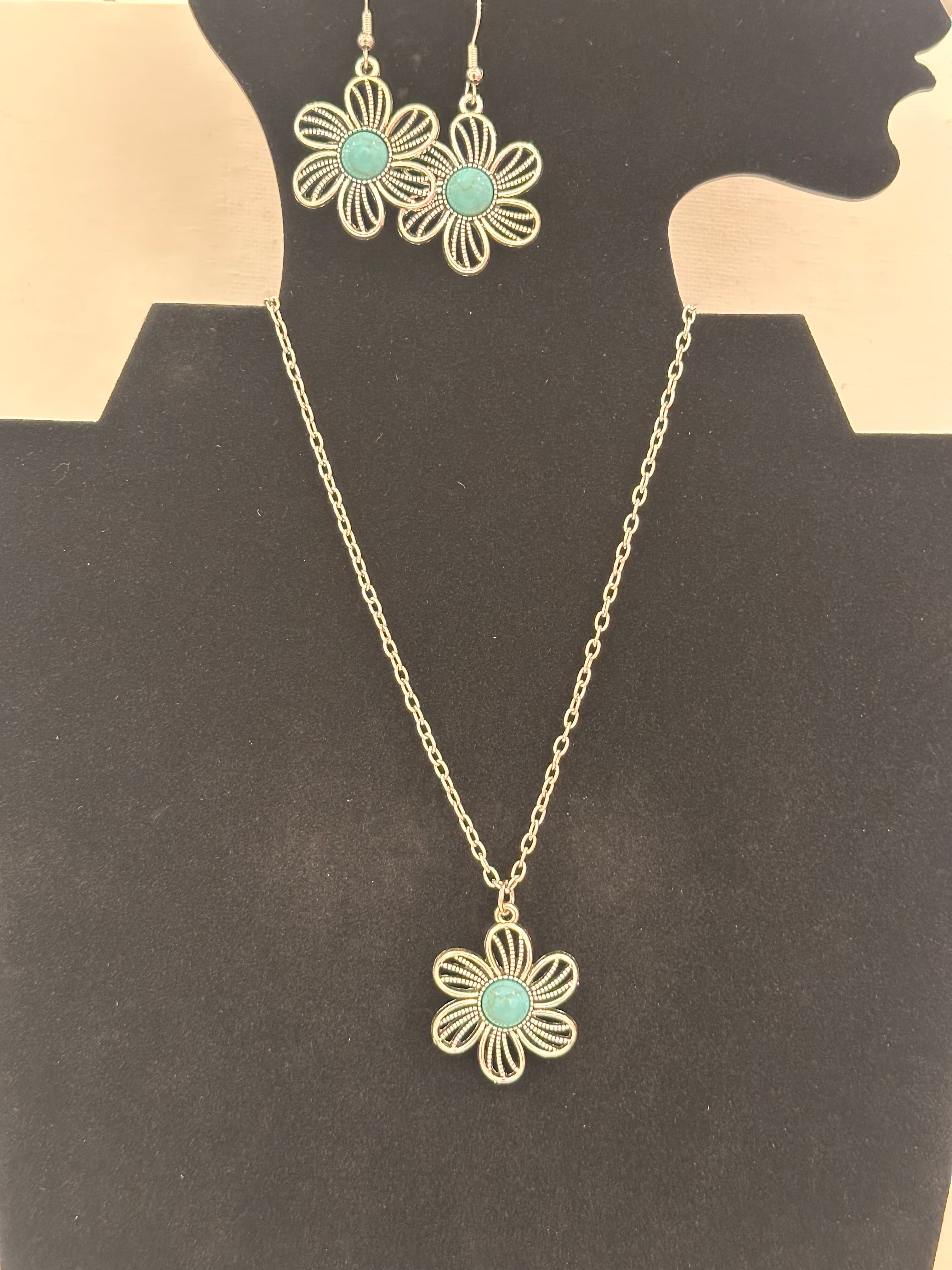 Stainless Steel Turquoise Earring and Pendant Necklace Set!