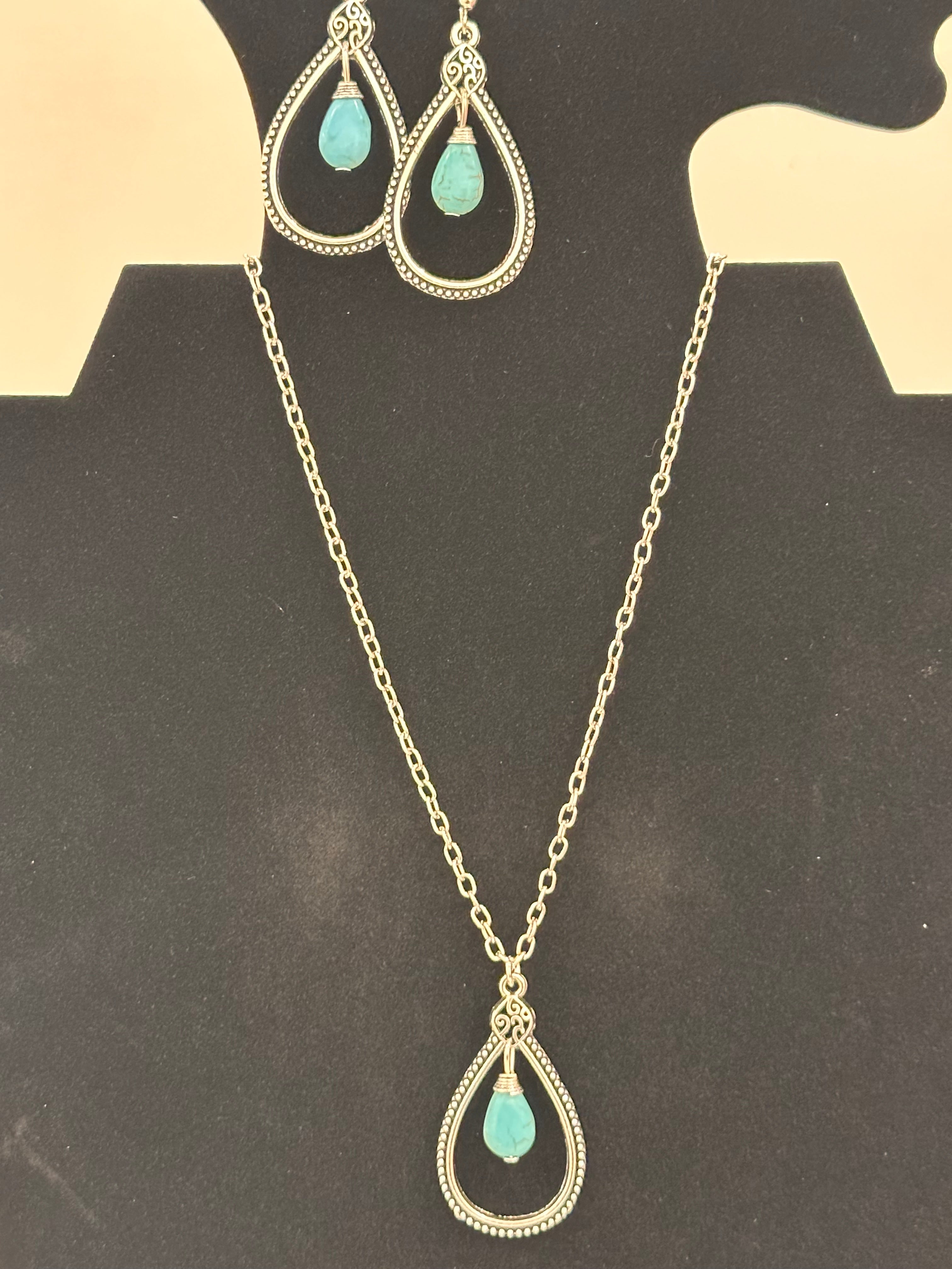 Stainless Steel Turquoise Earring and Pendant Necklace Set!